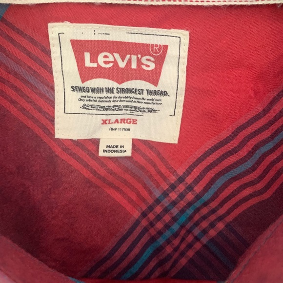 Men’s long sleeved Levi’s shirt - Picture 2 of 5